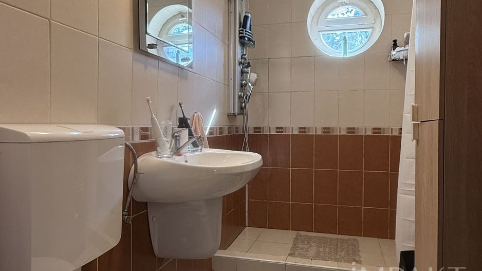 Casa insiruita D+P+E+P langa Grand Hotel Italia - Poză 4