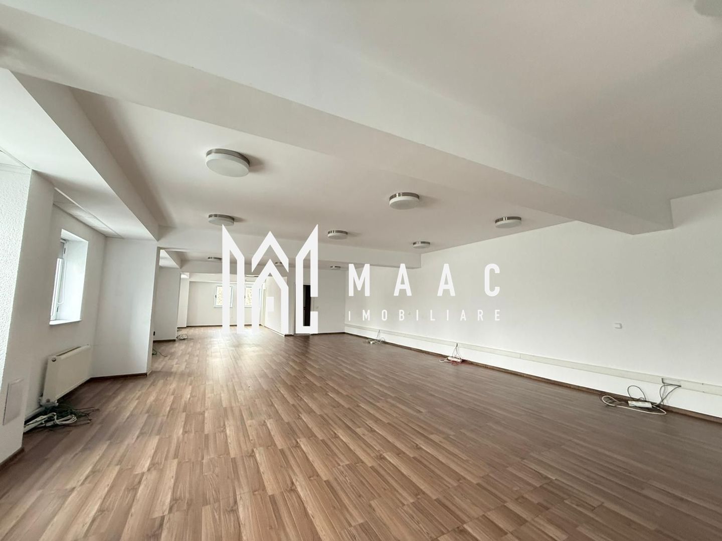 Spatiu de birouri I 186 mpu I Etajul 1 I Zona Sub arini - Poză 1