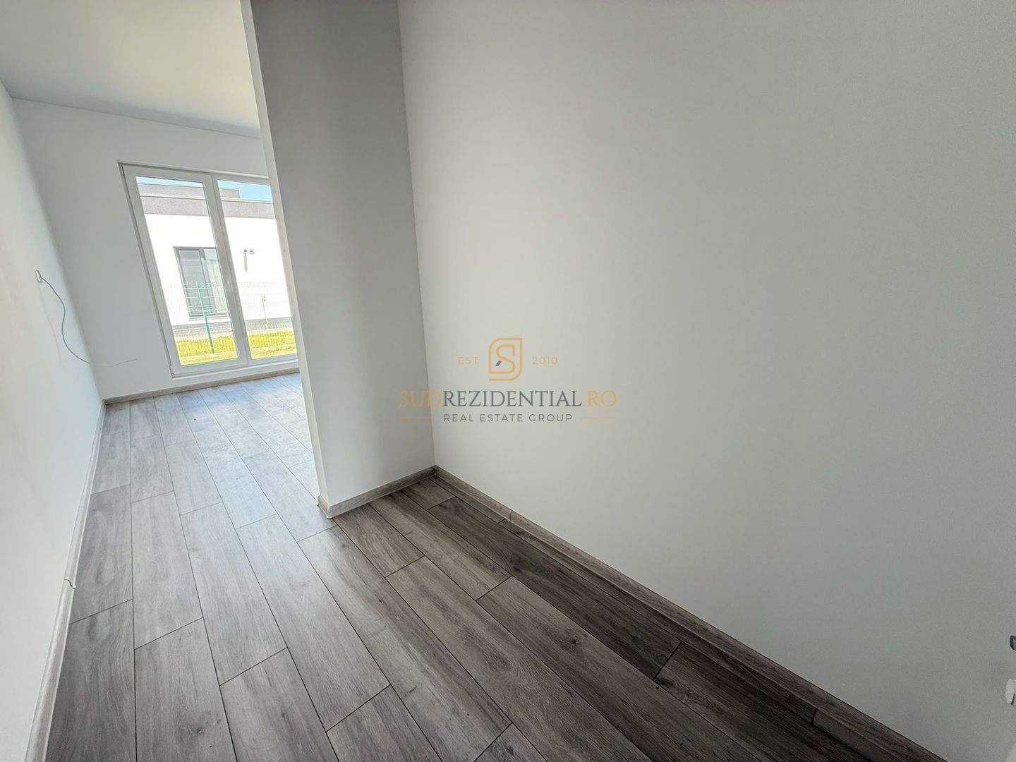 Casa individuala cu 4 camere, ansamblu rezidential securizat - Poză 9