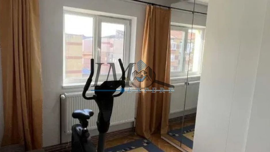 Apartament 3 camere decomandat zona Mercur - Poză 5