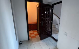 Birouri,sediul firme de închiriat  Etaj 1 în Aradul nou. - Poză 8