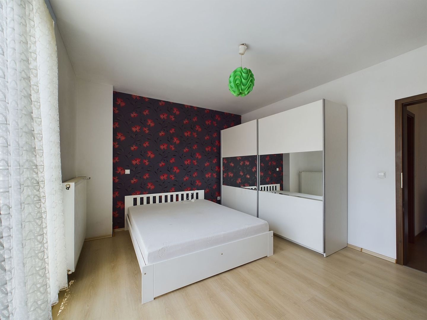 Apartament cu 2 camere mobilat și utilat în bloc cu lift - Poză 4