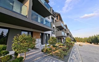 Apartament premium 61.4 mp utili 3 camere 2 bai curte 50 mp Cristian - Poză 2
