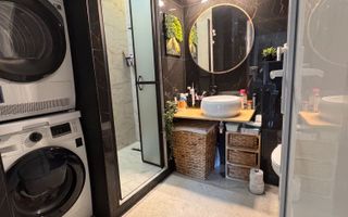 Apartament decomandat, renovat complet, mobilat, parcare inclusă. - Poză 6