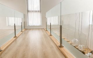 VILĂ DE EXCEPȚIE CU PISCINĂ ȘI GRĂDINĂ DE 1.385 MP | MOGOȘOAIA - Poză 22