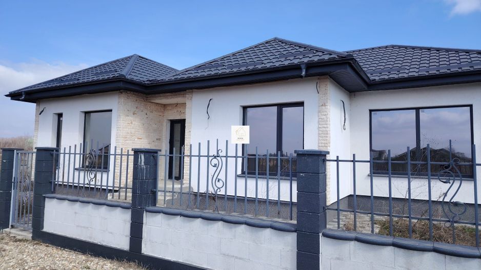 Casa Manastirea 4 camere - Poză 1