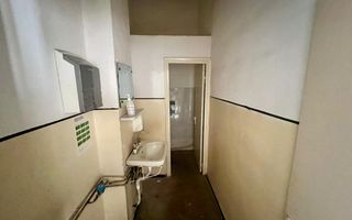 Spatiu comercial 60 mp cu vitrina mare la strada, Valea Aurie - Poză 3