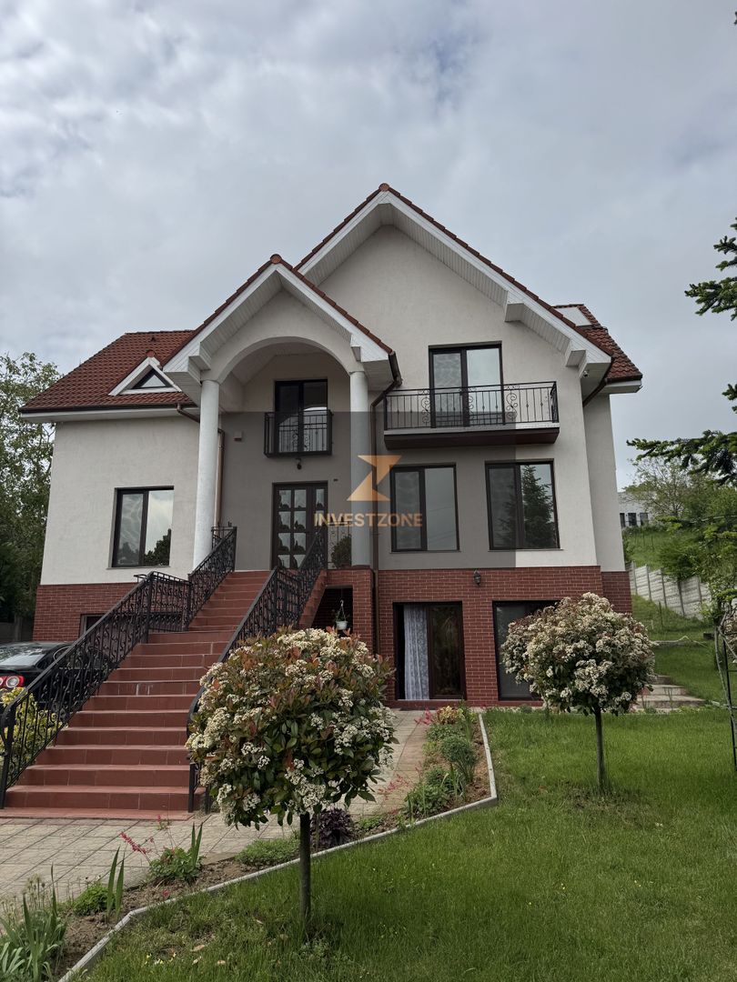 Casa spațioasă în Oradea str Izvorului - Poză 1