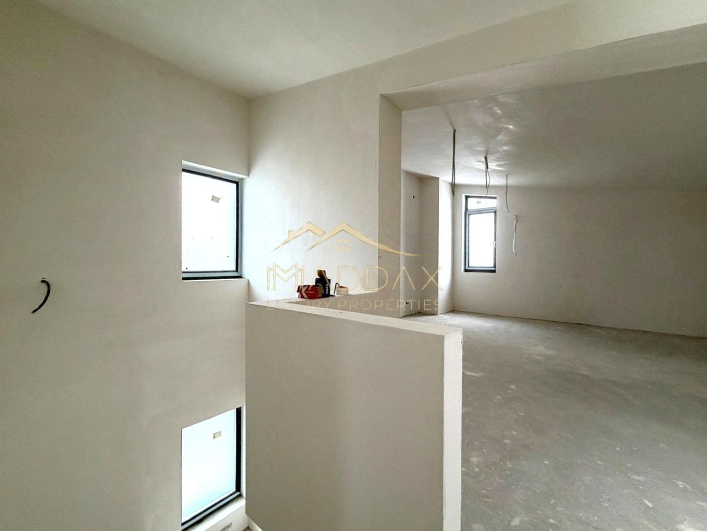 Vila moderna 6 camere // 190mp // teren 300mp // Tunari - Poză 12