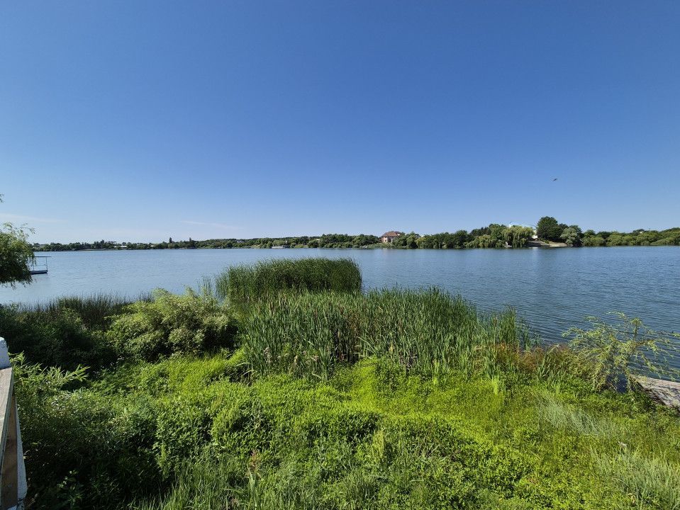 Priveliste spre lac! - Poză 8