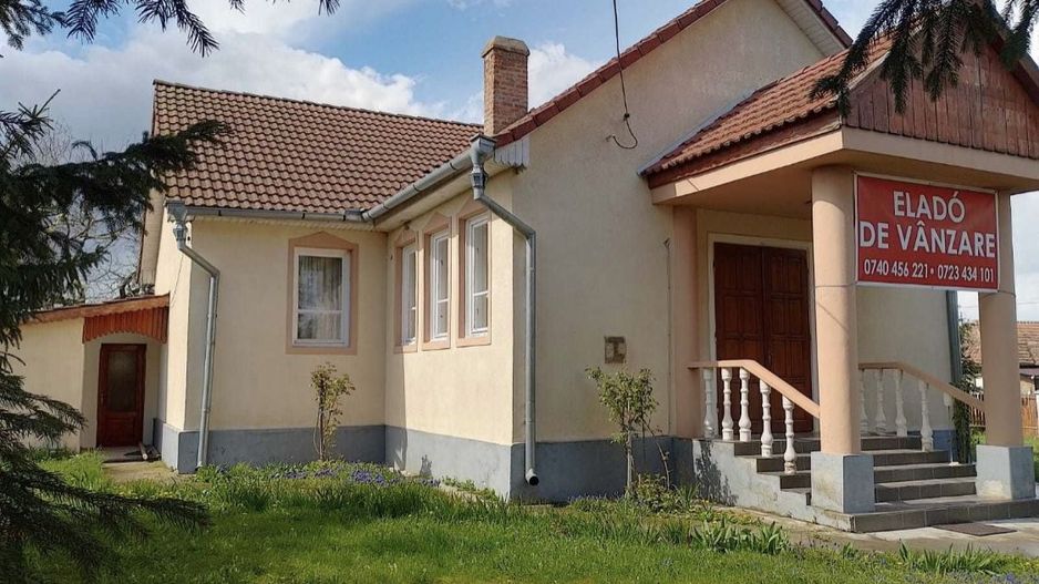 Vand casa in Acas judetul Satu Mare 136 mp si teren 710 mp - Poză 6