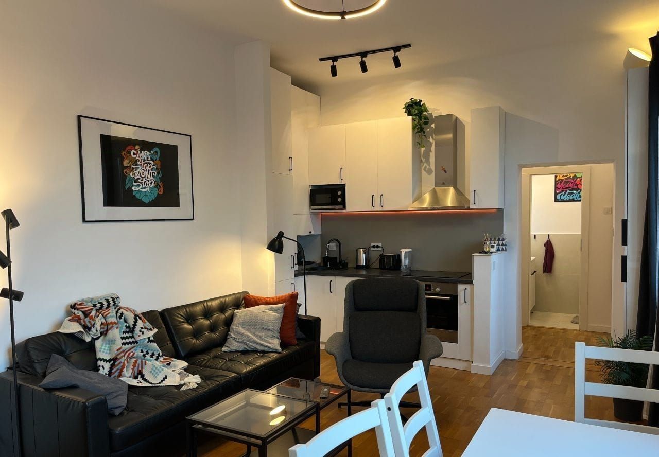 Apartament  3 camere, Centru Zona P-ta Muzeului Comision 0% - Poză 2