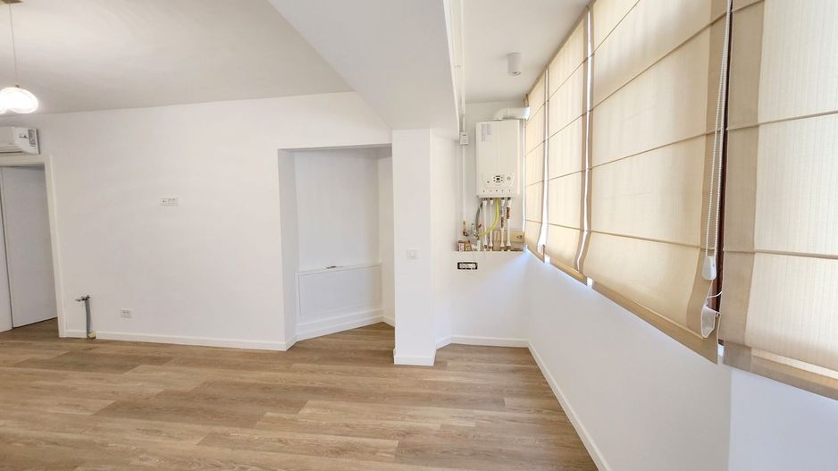 De vanzare apart. 3 camere Faleza , vedere Dunare, 78 mp, renovat premium - Poză 18