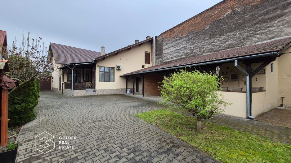 Casa cu teren de 958 mp, oras Lipova - Poză 16