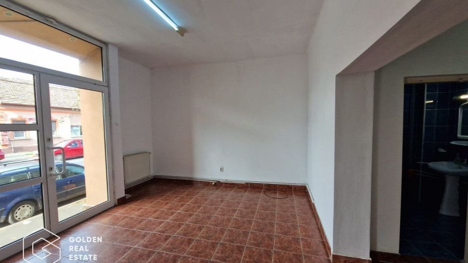 Spatiu comercial, 120 mp, acces stradal, zona cu vad foarte bun - Poză 4