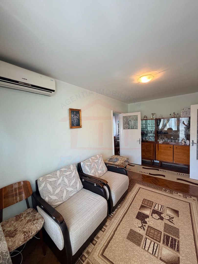 Vanzare apartament cu 4 camere in Micro 13, etaj 3, pret 65 000 euro - Poză 4
