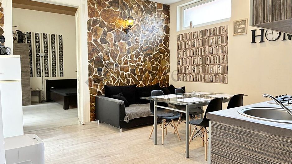 Apartament central cu 3 camere in Oradea - Poză 3
