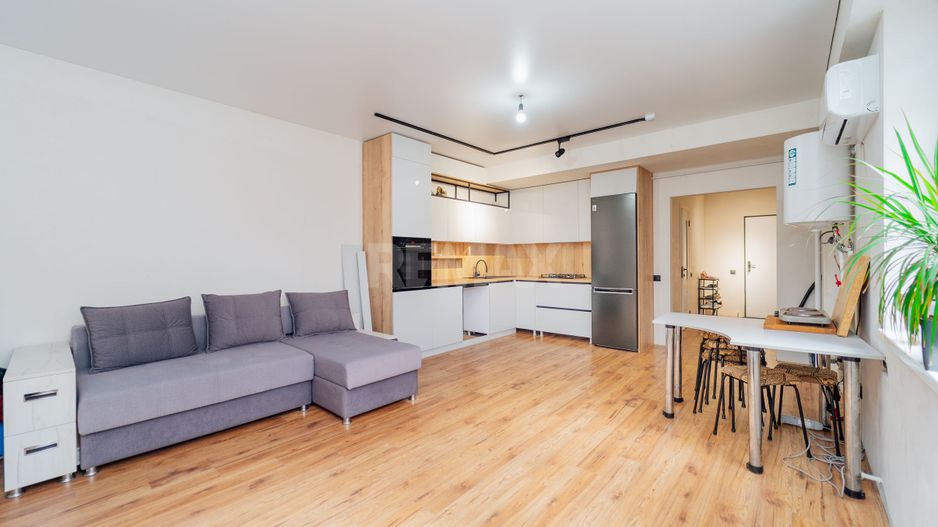 Se vinde apartament pe str. Dacia - Poză 1