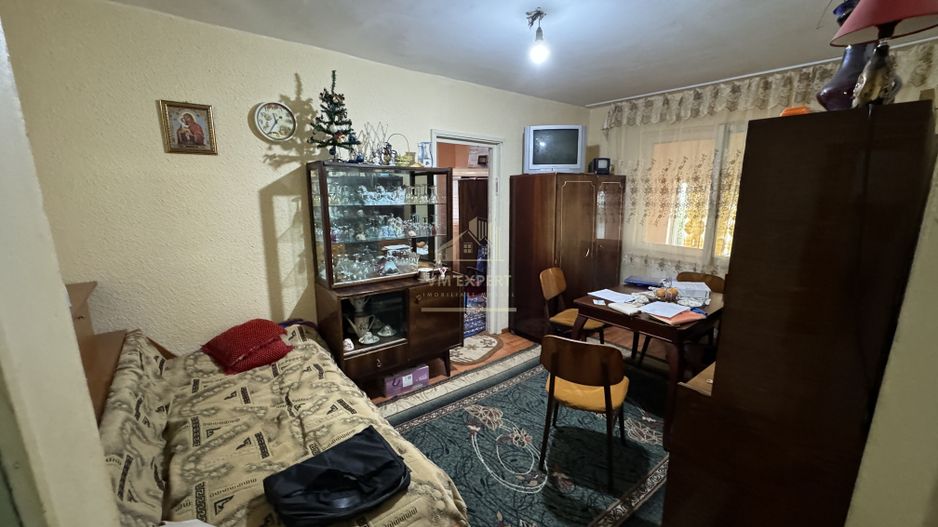 APARTAMENT 2 CAMERE PARTER CAMPULUNG - Poză 2