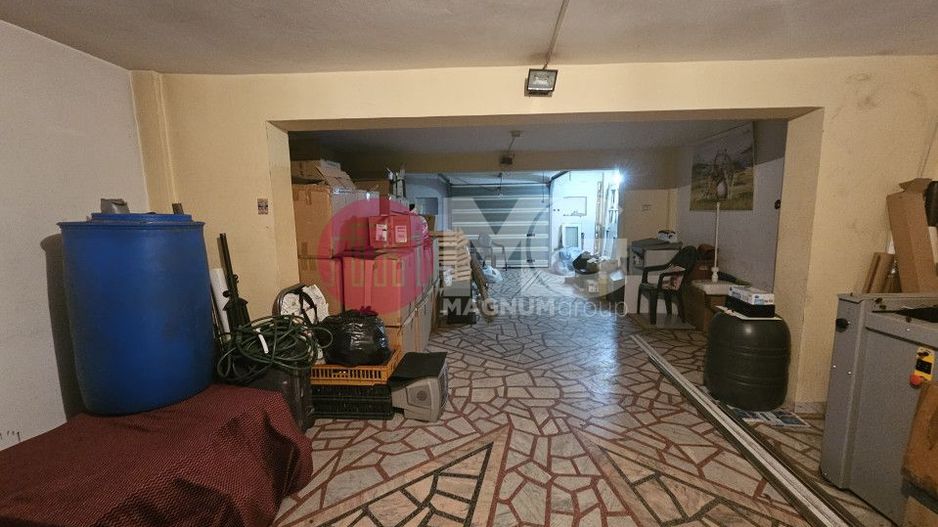 Casă Impresionantă de Vânzare Vitan ideal pentru Locuință sau Business - Poză 18