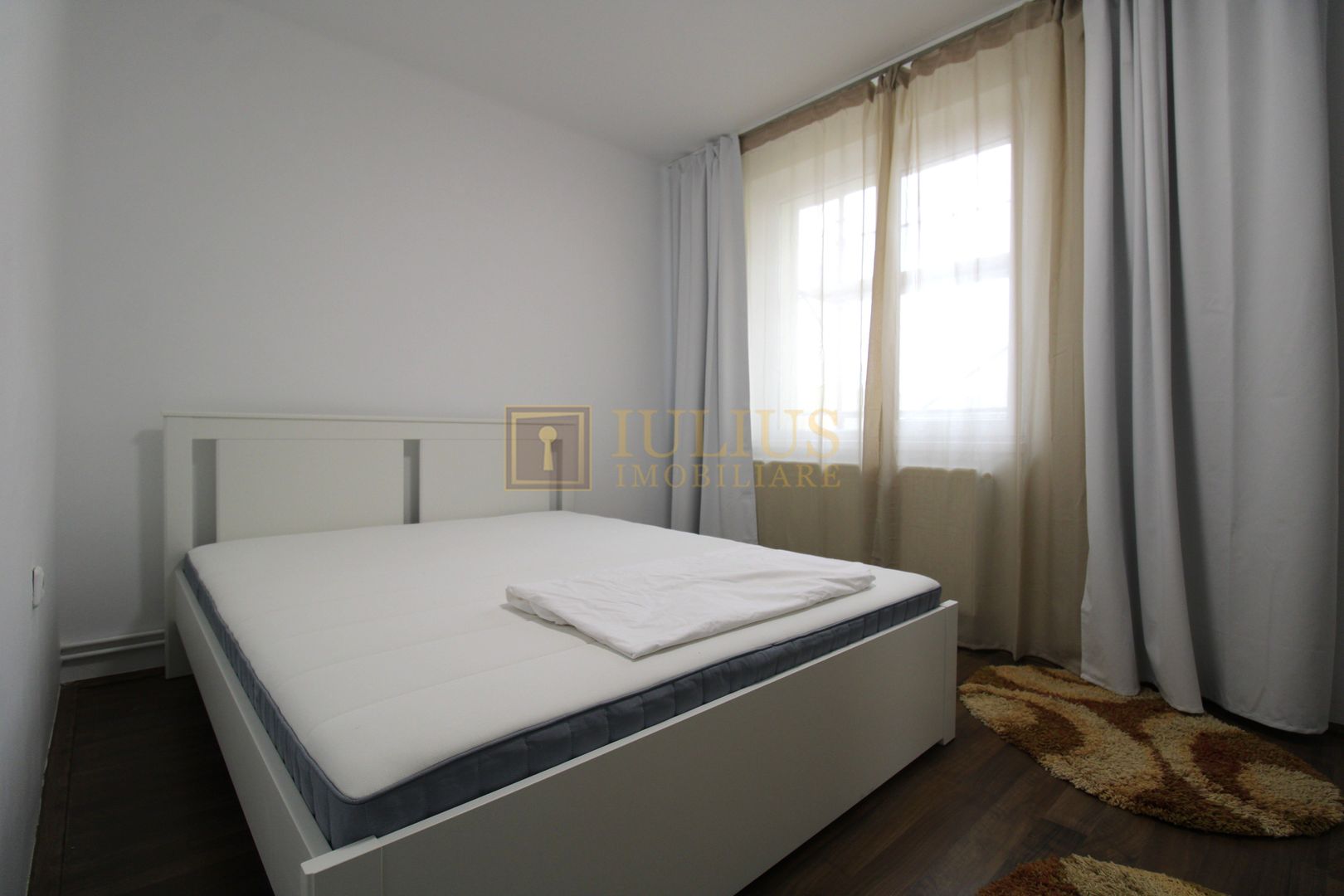 Piata 700; centrala proprie, la prima inchiriere dupa renovare. - Poză 3