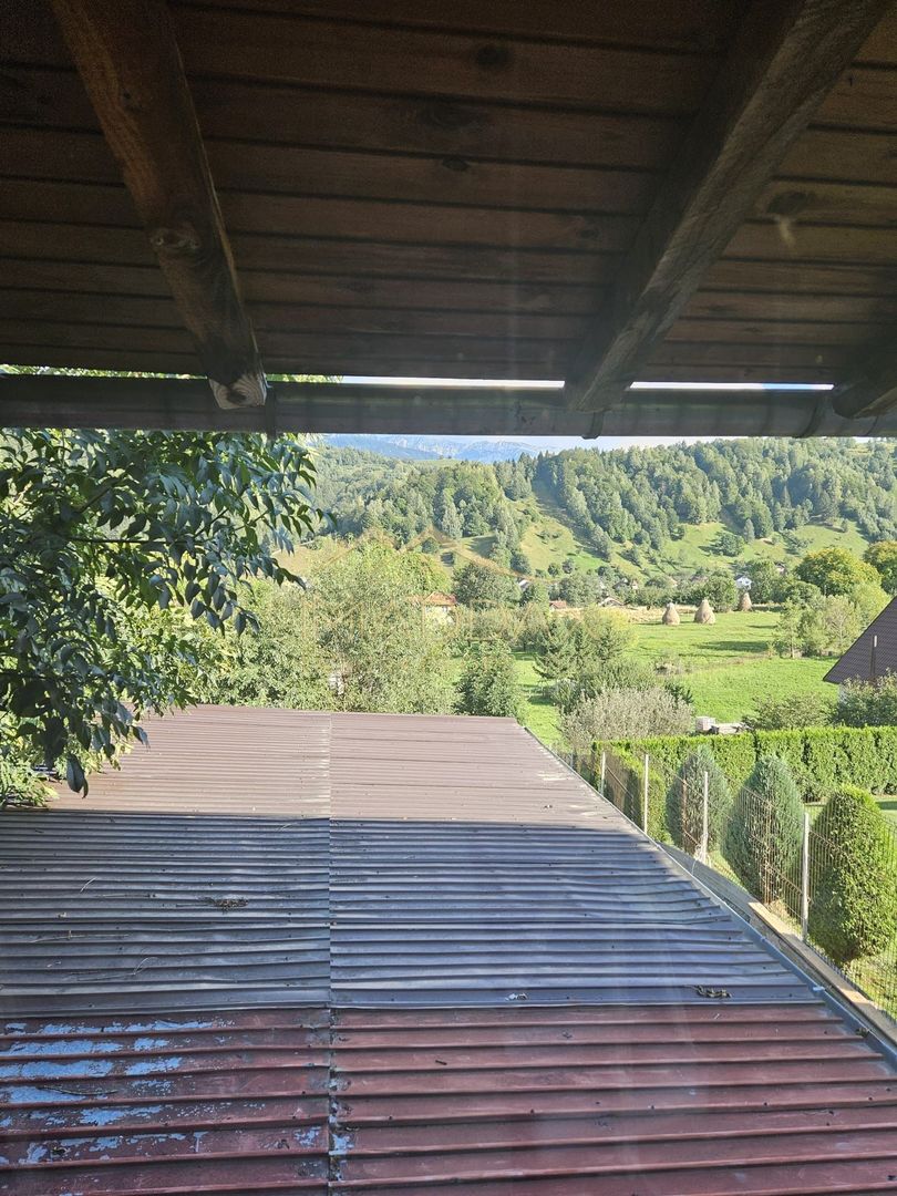 Pensiune 10 camere cu restaurant // teren 900 mp // Moieciu de Jos - Poză 11