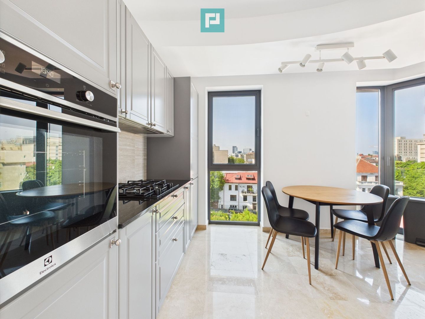 Apartament cu vedere panoramică și terasă, zona Cișmigiu - Poză 4