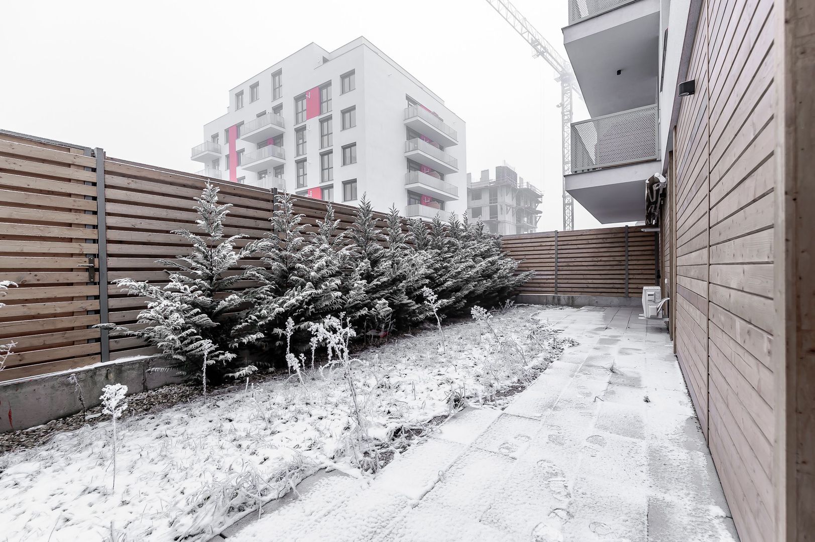 Apartament  4 camere cu gradina  Ared City  R35 - Poză 2