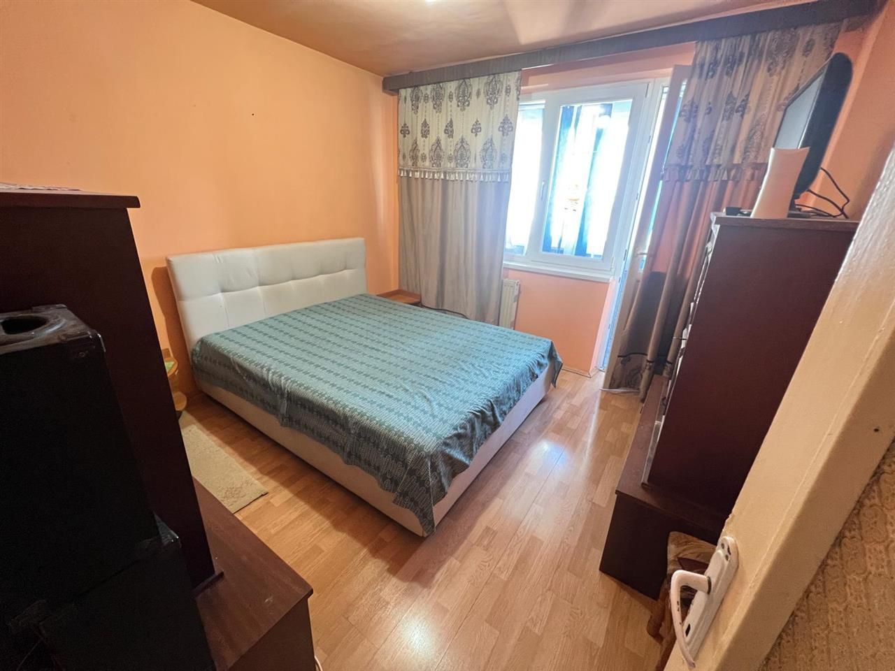3 camere decomandat etaj 4/10 Dambovita centrala proprie - Poză 4