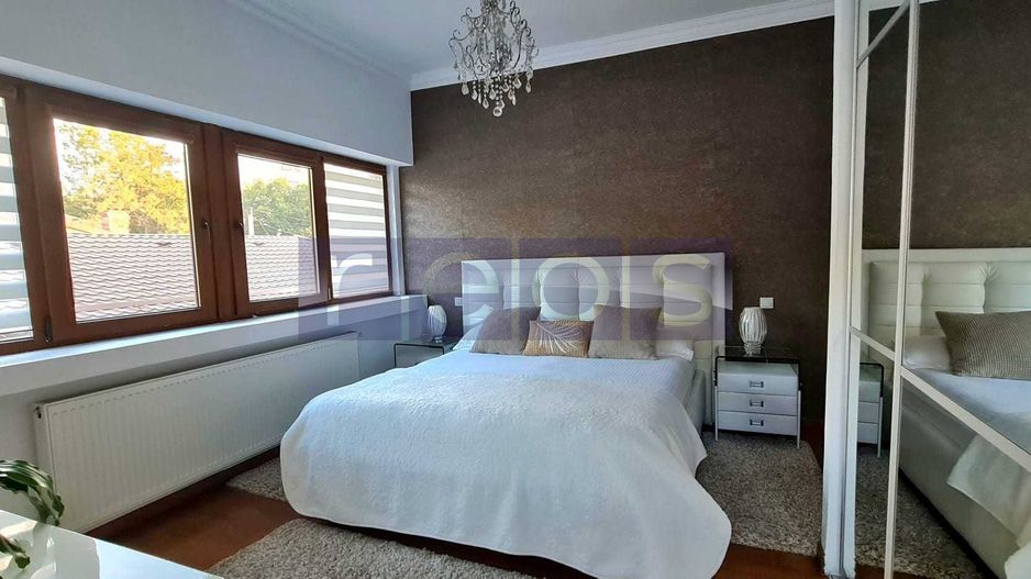 DE VANZARE APARTAMENT 4 CAMERE + CURTE | ZONA CENTRALĂ - Poză 4