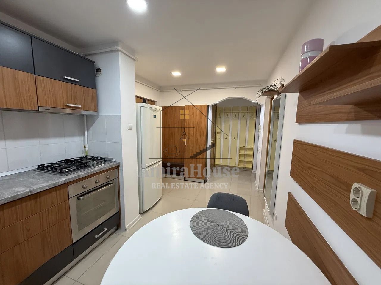 Apartament 3 camere mobilat si 2 garaje zona Bucium - Poză 4