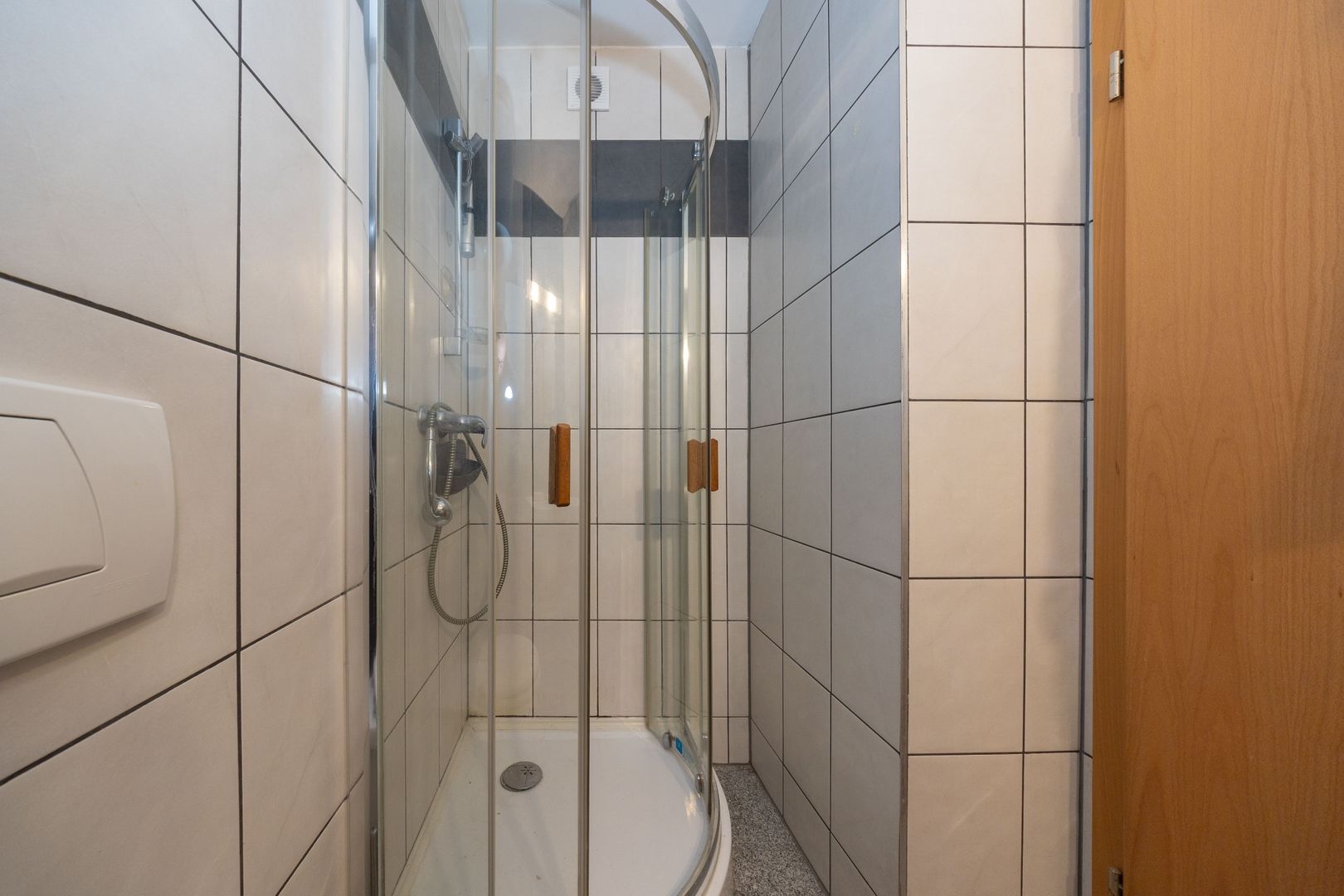 Garsoniera 21 mp utili-Avangarden Bartolomeu - Poză 4