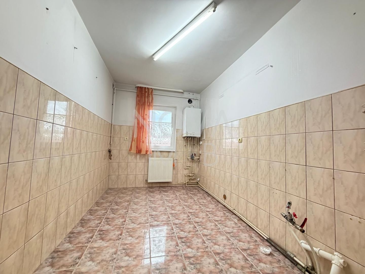 Apartament 3 camere, decomandat, etajul 3/4 - Cisnadie - Poză 6