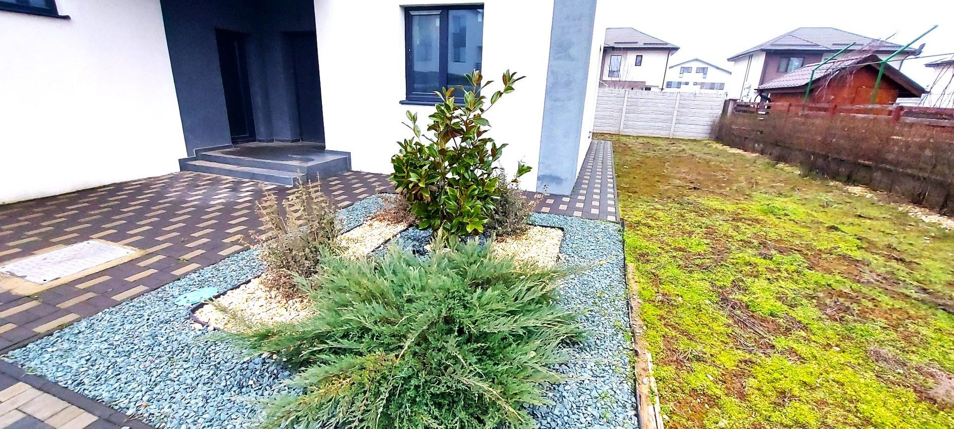 Casa de vanzare cu 5 camere Bragadiru | Complex modern | Curte 260 mp - Poză 2