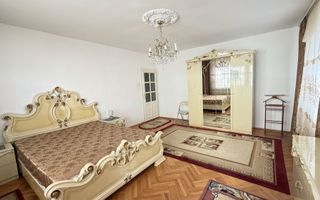 Apartament modern 3 camere cu balcoan terasa și curte comuna in Strand - Poză 1