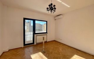Apartament ultracentral cu vedere superbă, super investiție - Poză 5