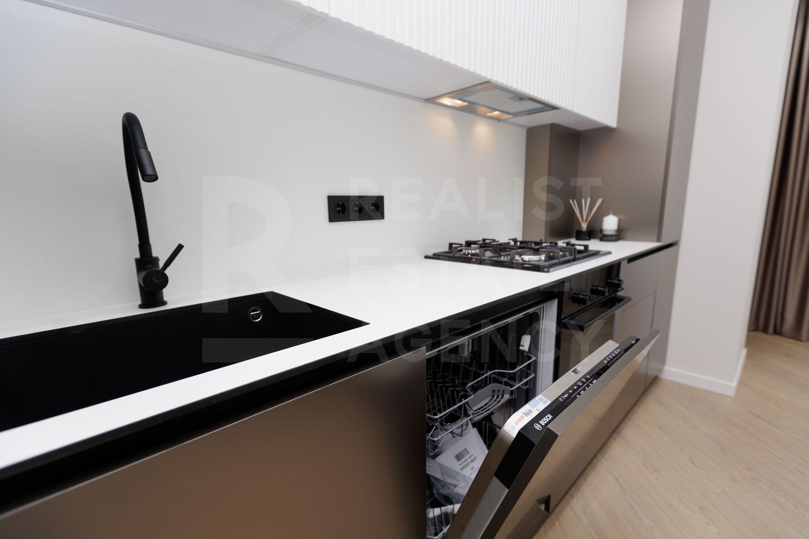 Vânzare, apartament, 2 camere, str. Vasile Lupu, Buiucani - Poză 4