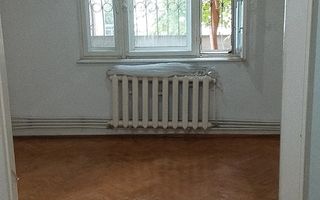 APARTAMENT NEMOBILAT SPATIOS METROU UNIVERSITATE - Poză 1