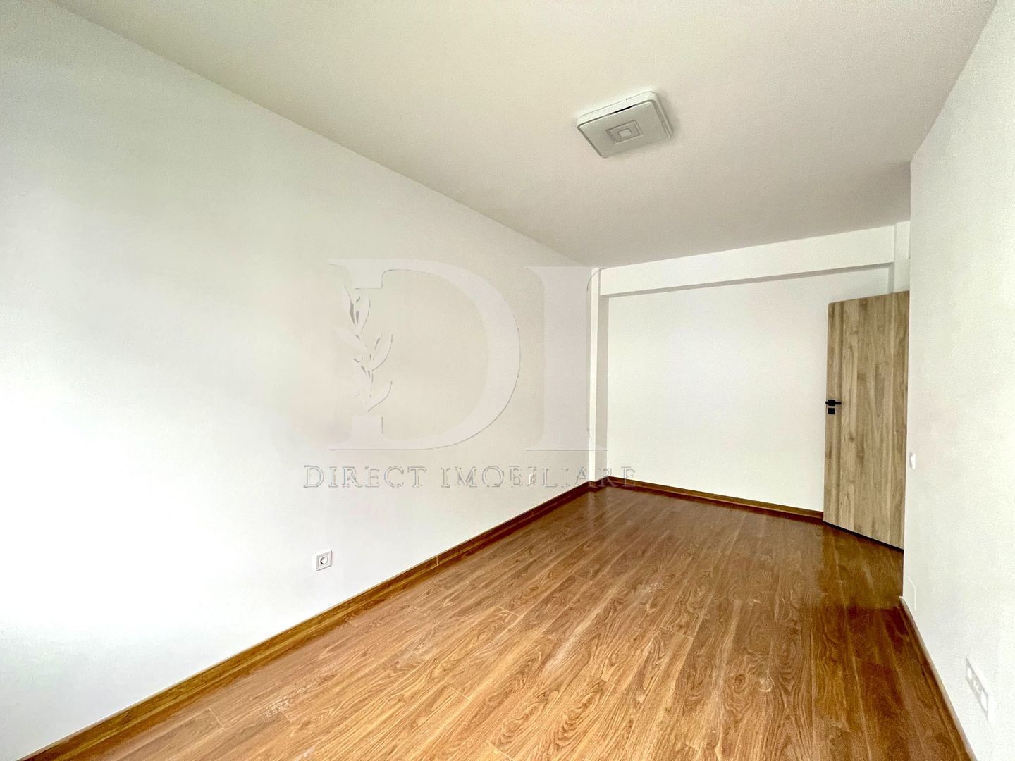 Apartament la cheie / etaj intermediar / Zona Terra - Poză 1