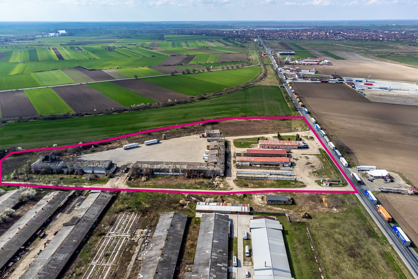4,2 Ha Motel Restaurant & Servicii TIR DN7 Nădlac, centura Autostradă - Poză 1