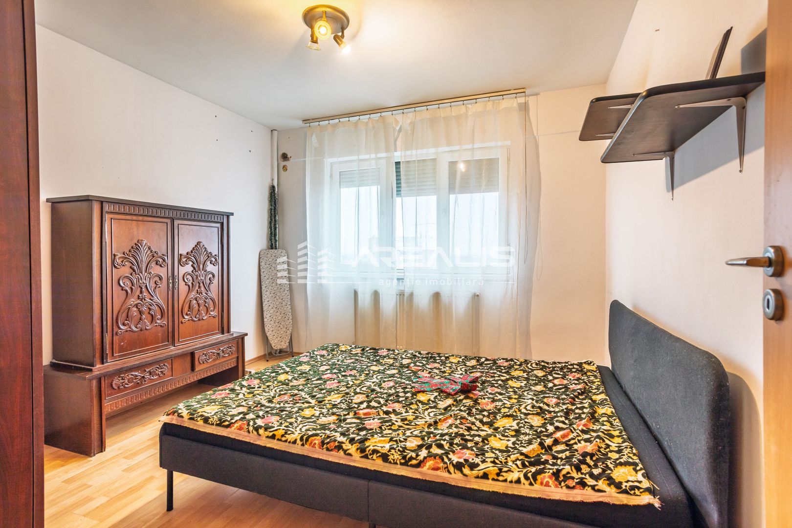 De închiriat -Apartament 3 camere, decomandat, zonă centrală - Poză 12