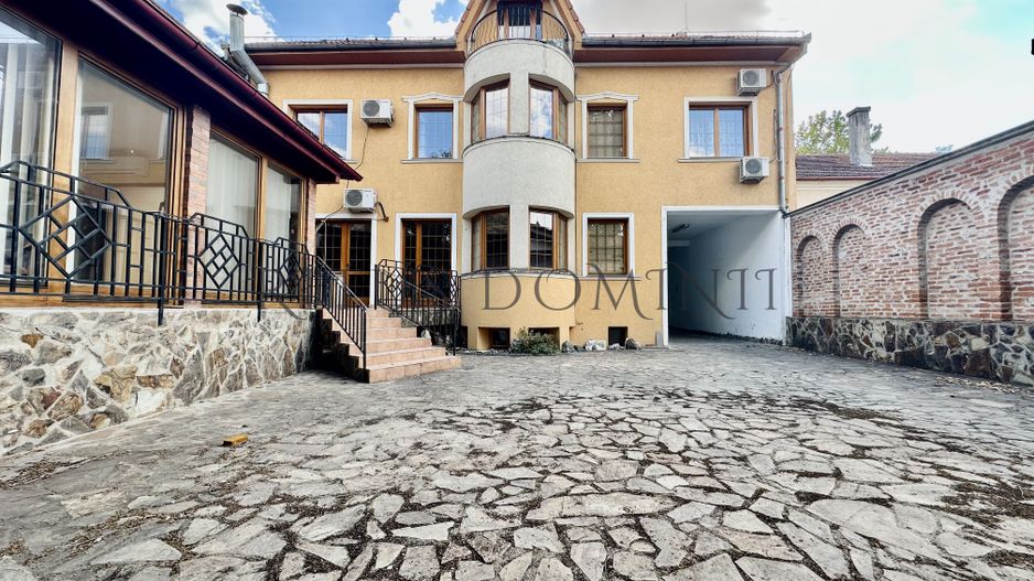 Casa de Închiriat Ultracentrala, 12 Camere, 10 Bai, 6 Parcari - Poză 13