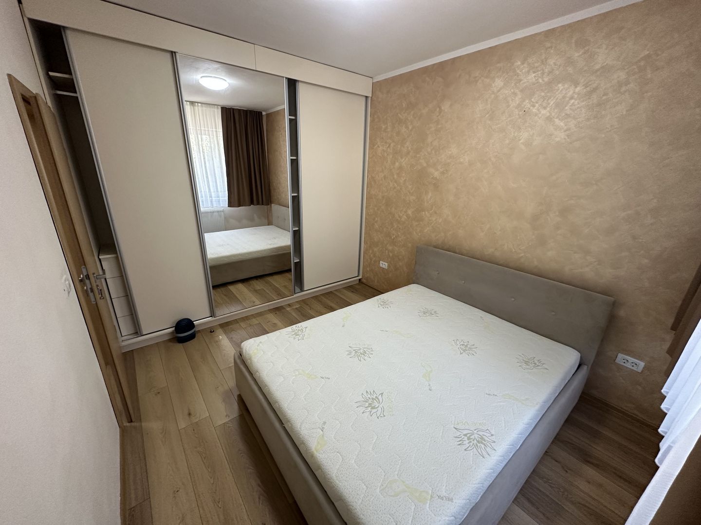 APARTAMENT DEOSEBIT - Poză 14