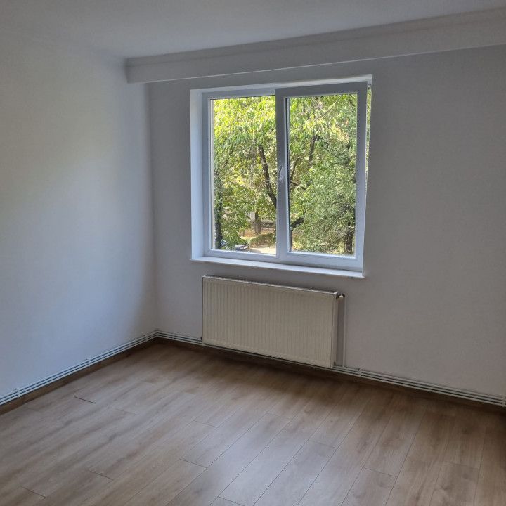 Inchiriere apartament 3 camere, Craiovei, nemobilat - Poză 5