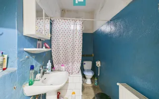 Casă cu 8 camere de renovat în Pârneava - Poză 15