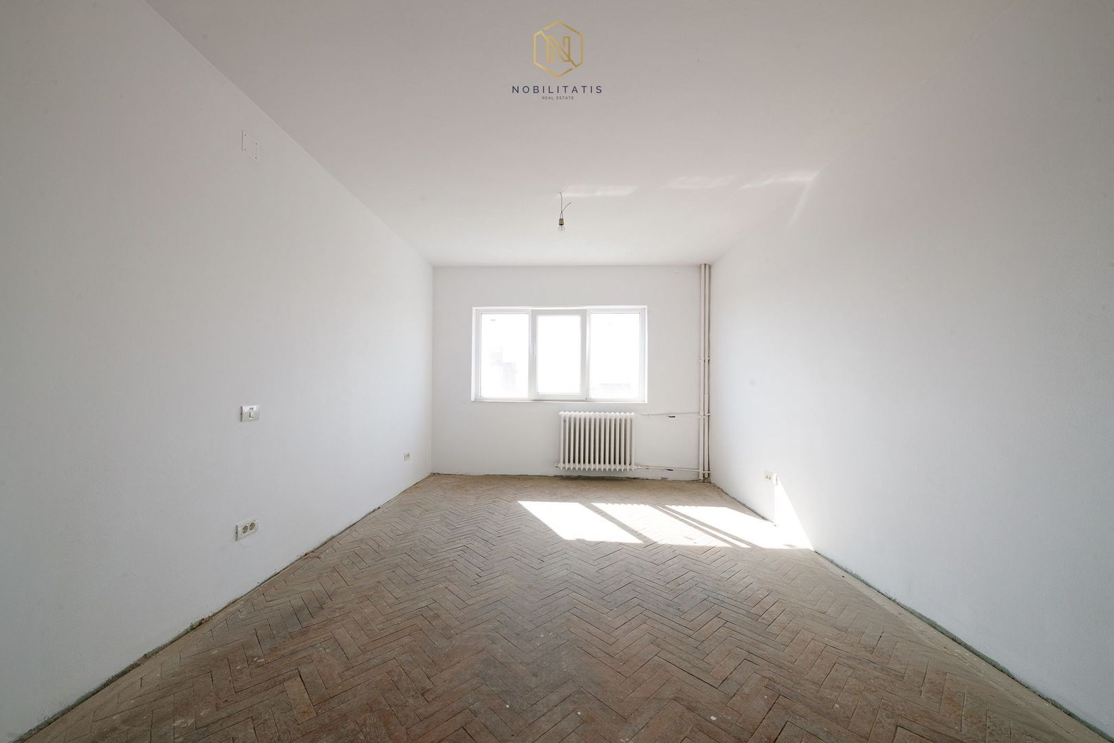 Vandut - Olimpia - Complex | 3 camere, modificat, 67 mp | Partial renovat - Poză 12