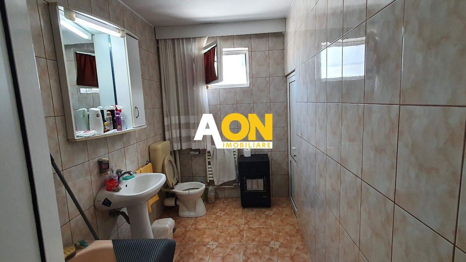 Casa cu 4 camere, garaj, teren 791 mp, zona Schit - Poză 8