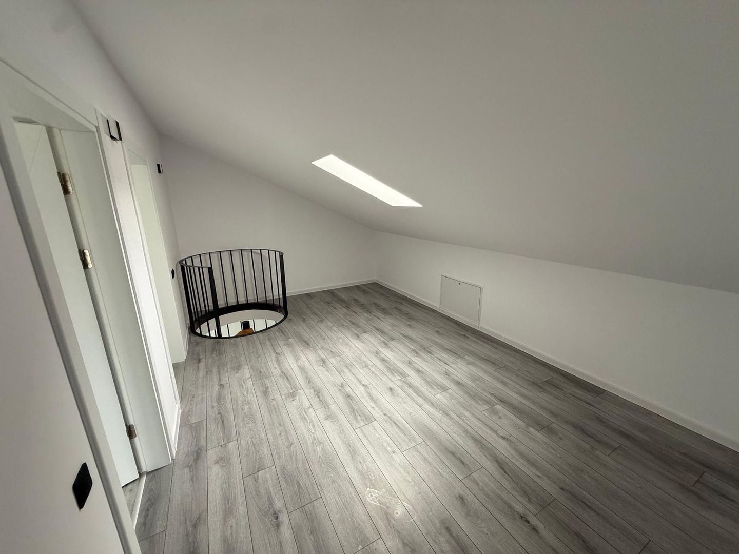 Vilă Premium cu 5 Camere în Tunari | Lângă Cosmopolis & Școala Mark T. - Poză 8