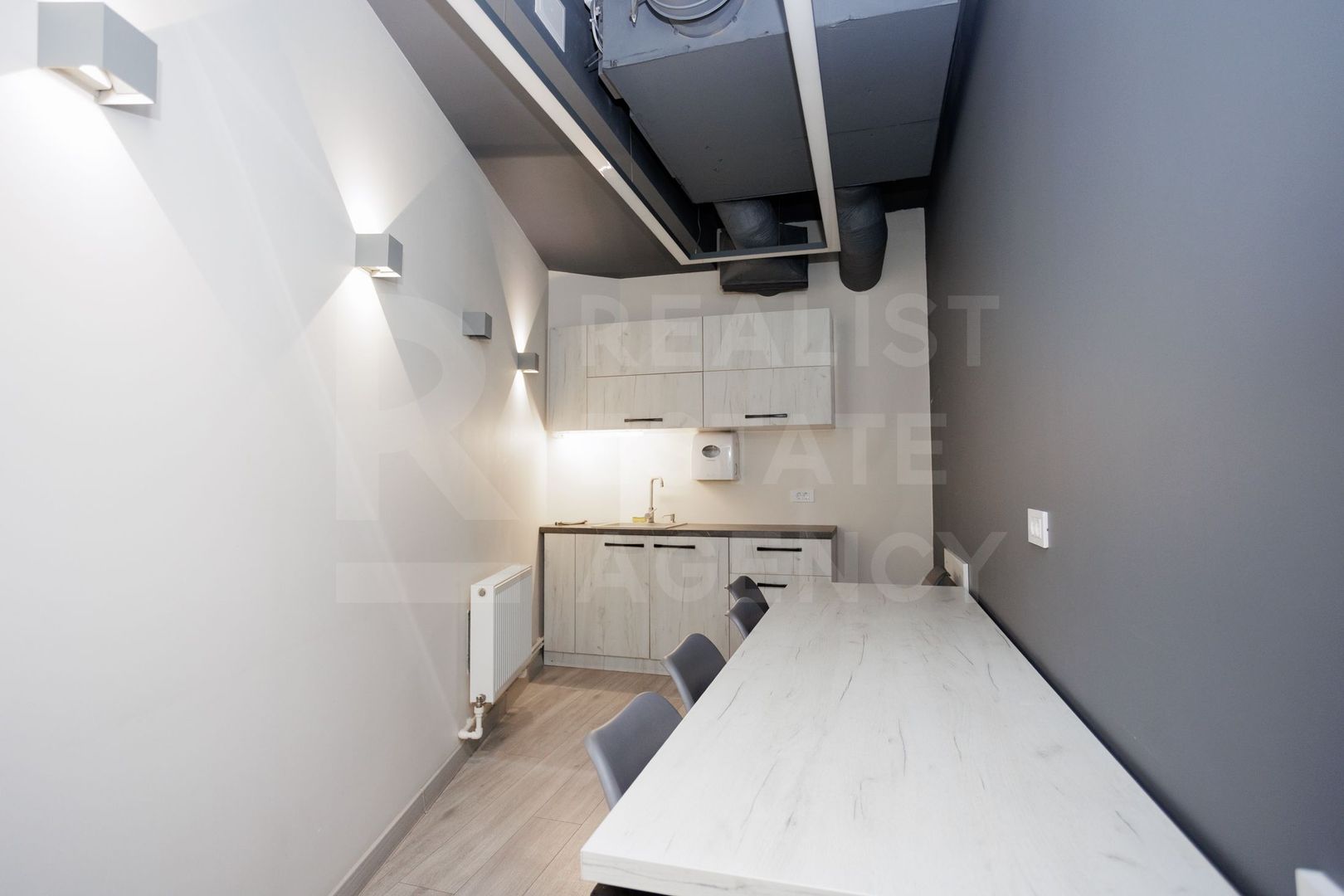 Se oferă oficiu sper chirie 270 mp, str. Petru Rareș, Centru - Poză 11