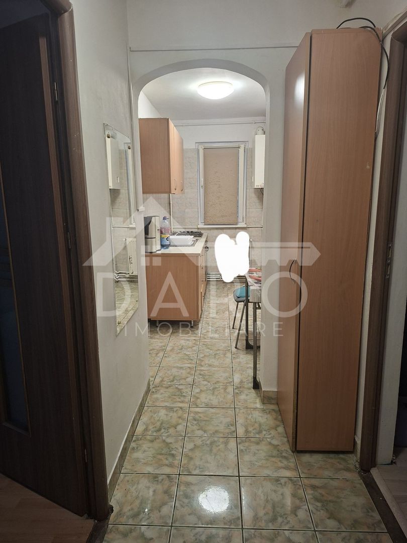 Vând apartament 3 camere - Poză 5